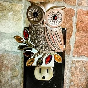 Bath & Body Works Wallflowers Fragrance Plug - Owl Nightlight.